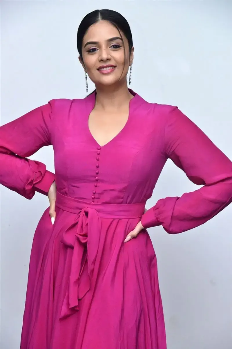 TV ANCHOR SREEMUKHI AT SAMMATHAME MOVIE PRE RELEASE EVENT 3